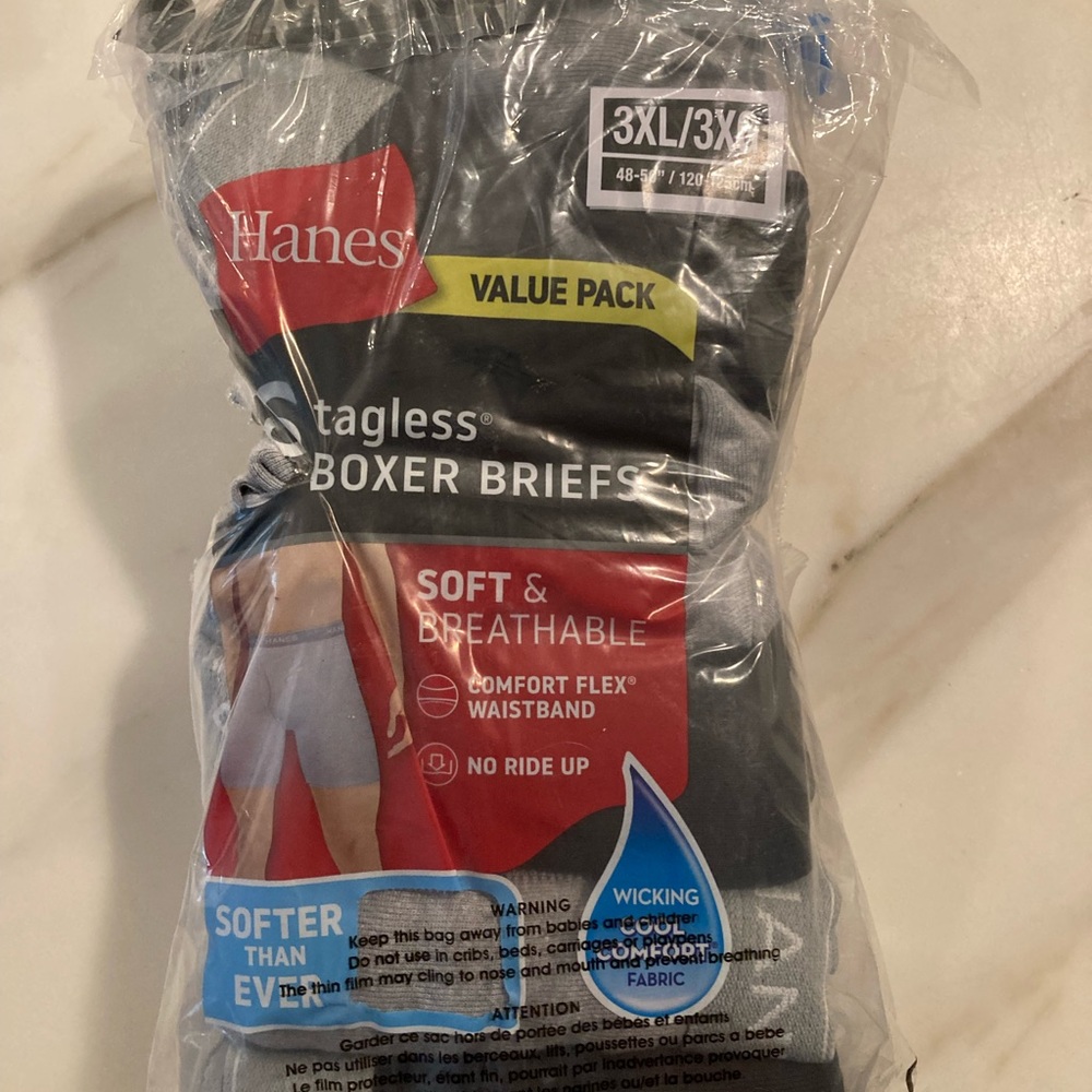 Brand new, opened, 5 pack, Fruit of the Loom, short leg boxer briefs Med 32-34